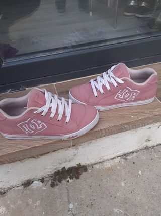 Zapatillas DC,rosas talla 37 de segunda mano por 20 EUR en Pina de Ebro en  WALLAPOP