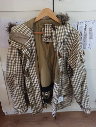 Roxy Chaqueta snow mujer talla M de segunda mano por 40 EUR en Sant Cugat  del Vallès en WALLAPOP
