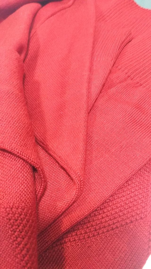 SUETER ROJO DE CABALLERO