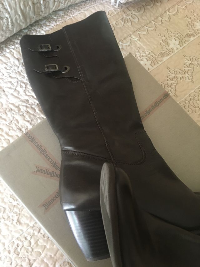 Botas de piel marrón