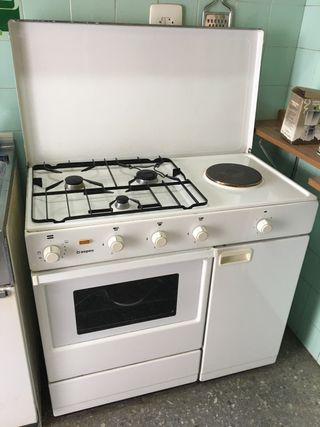 Cocina eléctrica con horno estático