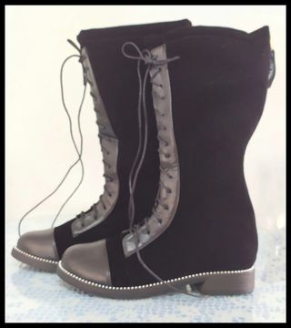 Botas negras de Shein de segunda mano por 8 EUR en Cieza en WALLAPOP