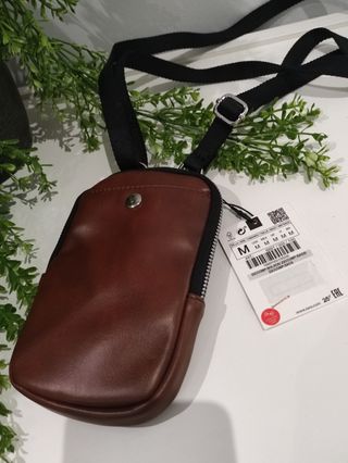 Bandolera, mariconera bolso Zara NUEVO de segunda mano por 9 EUR en Vigo en  WALLAPOP