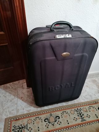 Maleta 32 kilos de segunda mano por 15 EUR en Madrid en WALLAPOP