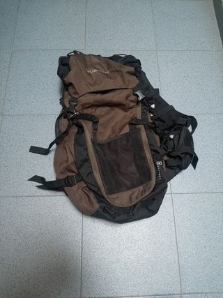 Mochila de montaña Quechua 60 litros de segunda mano por 22 EUR en Leganés  en WALLAPOP