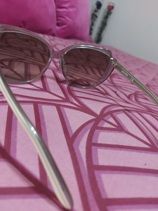 Gafas Miu Miu Originales de segunda mano por 50 EUR en Madrid en WALLAPOP