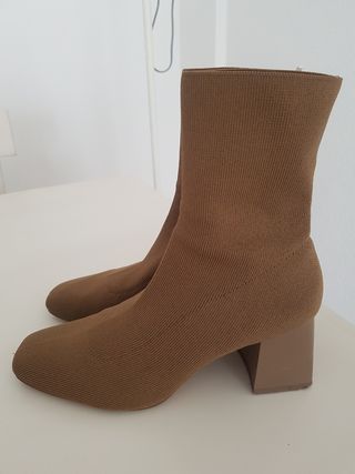 Botín Tacón Calcetín Elástico de segunda mano por 19,9 EUR en Maliaño en  WALLAPOP