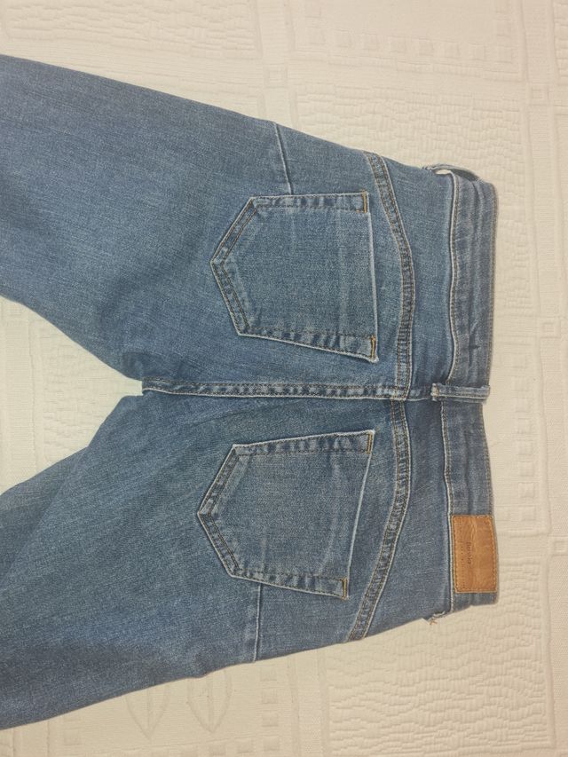 Pantalones vaqueros Bershka talla 32 (XS)