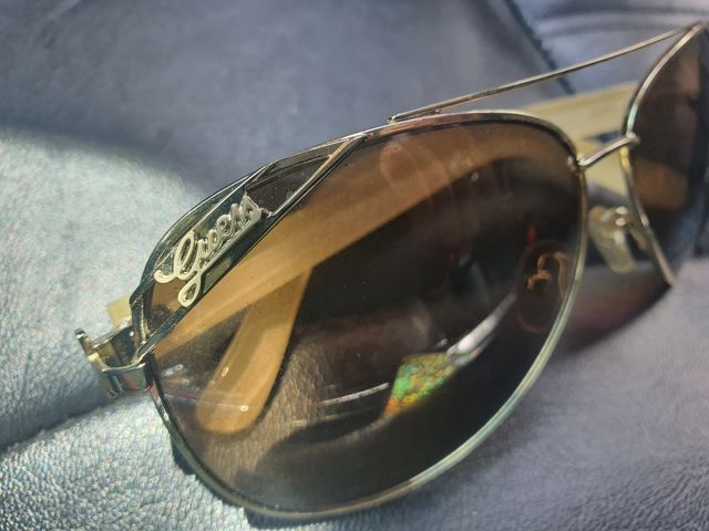 occhiali a specchio guess