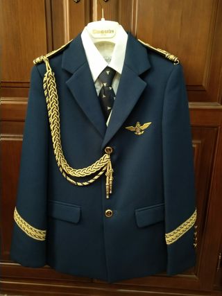 Traje comunion niño seminuevo de segunda mano por 250 EUR en Los Palacios y  Villafranca en WALLAPOP