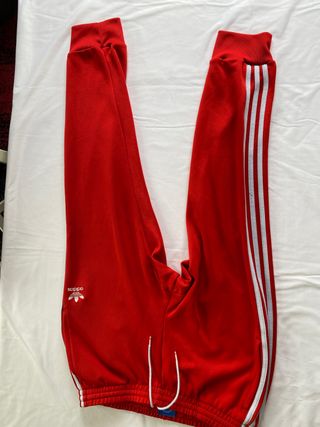 Pantalones rojos para mujer | adidas ES