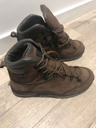 BOTAS DE MONTAÑA IMPERMEABLES GOUTER - Creaciones Casbas