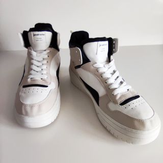 Botines deportivos mujer de Stradivarius de segunda mano por 20 EUR en San  Bizenti-Barakaldo en WALLAPOP
