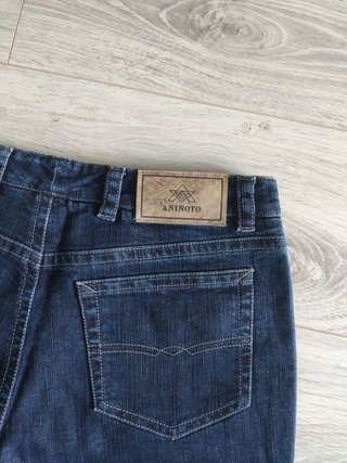 Vaqueros de mujer de segunda mano por 15 EUR en Vilanova i la Geltrú en  WALLAPOP