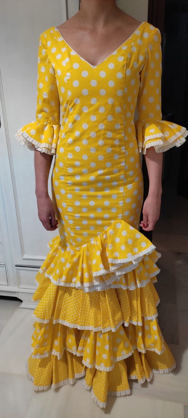 TRAJE DE FLAMENCA AMARILLO