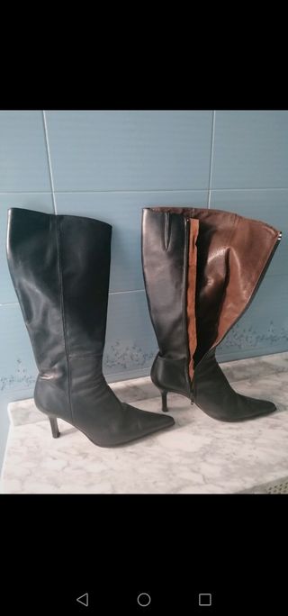 Botas de piel por dentro y por fuera. de segunda mano por 25 EUR en  Talavera de la Reina en WALLAPOP