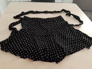 Falda pantalón de lunares marca Zara talla S de segunda mano por 4 EUR en  Madrid en WALLAPOP