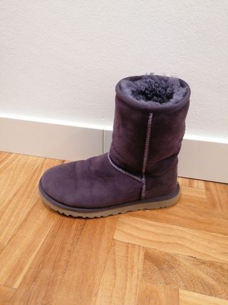 Ugg Australia morado Talla 36 de segunda mano por 40 EUR en Pontevedra en  WALLAPOP