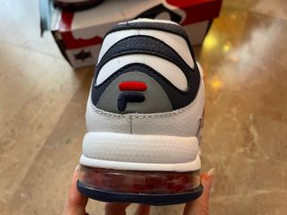 Nuevas zapatillas FILA cámara de aire Núm. 44 de segunda mano por 65 EUR en  Reus en WALLAPOP