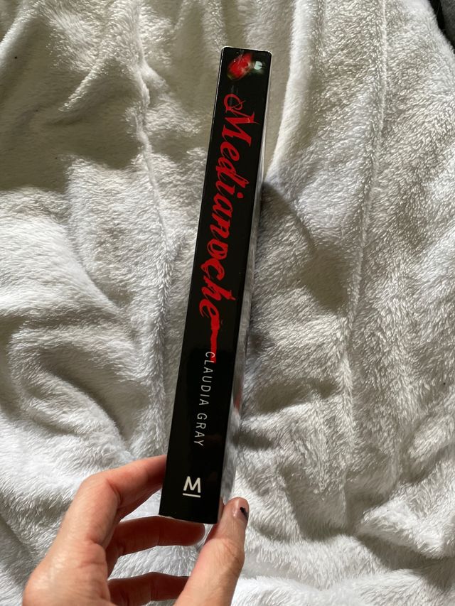 Libro Medianoche de Claudia Gray