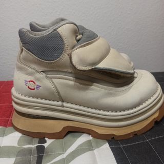 Botas plataforma art originales de segunda mano por 100 EUR en Alagón en  WALLAPOP