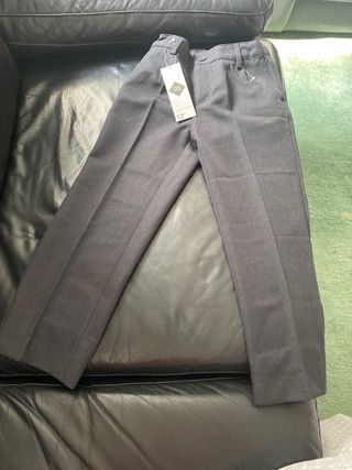 Pantalón uniforme tex carrefour 7-8 años de segunda mano por 5 EUR en  Santander en WALLAPOP