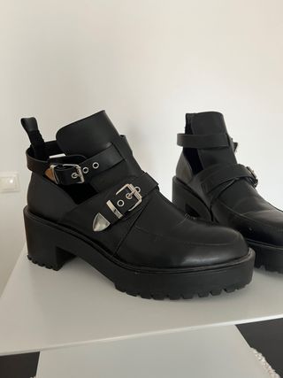 Botines negros con detalles de hebillas y leopardo para niña MINSK