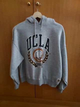 Sudadera Pull \u0026amp; Bear UCLA de segunda mano por 5 EUR en Leganés en  WALLAPOP