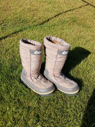 Botas nieve descanso de segunda mano por 15 EUR en Salinas en WALLAPOP