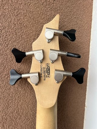 Bajo Cort Curbow 5-lpb 5 cuerdas, acabado negro de segunda mano por 250 EUR  en Premià de Mar en WALLAPOP