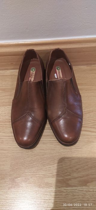 Zapatos señora Fluchos 35 de segunda mano por 10 EUR en Alcázar de San Juan  en WALLAPOP