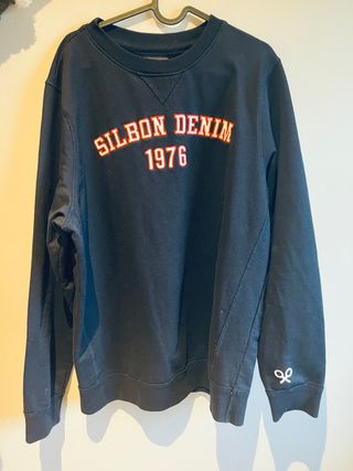 Sudadera Silbon azul marino de segunda mano por 22 EUR en Mataró en WALLAPOP