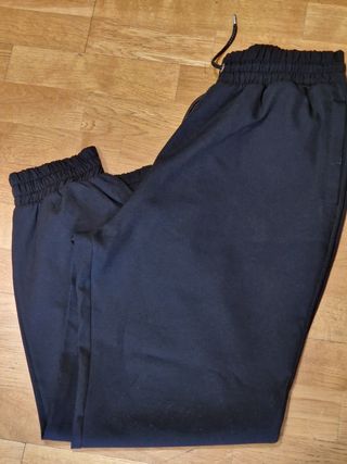 Pantalón mujer Zara jogger negro talla Xl de segunda mano por 6 EUR en  Ourense en WALLAPOP