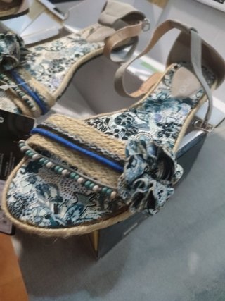Sandalias de mujer Nicoboco de segunda mano por 12 EUR en Benidorm en  WALLAPOP