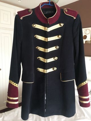 Chaqueta Militar Zara talla M de segunda mano por 30 EUR en A Coruña en  WALLAPOP