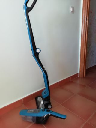 Aspirador Rowenta Dual Force 2 in 1 de segunda mano por 105 EUR en Molina  de Segura en WALLAPOP