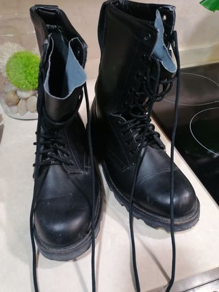 Botas tipo militar talla 43 nuevas de segunda mano por 20 EUR en Getafe en  WALLAPOP