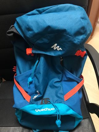 Mochila senderismo 20 litros de segunda mano por 15 EUR en Barcelona en  WALLAPOP