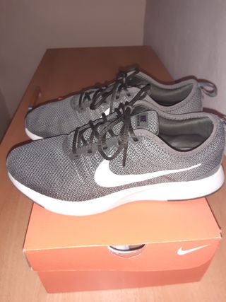 Zapatillas Nike.Talla 39. de segunda mano por 23 EUR en Torrent en WALLAPOP