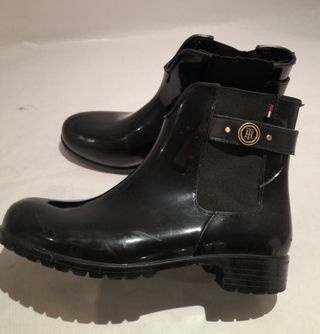 Botas de agua Tommy Hilfiger de segunda mano en WALLAPOP