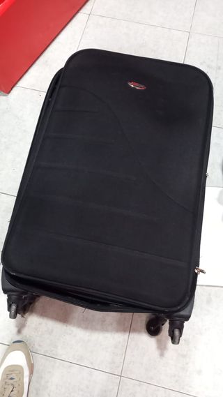 Maleta 25kg de segunda mano por 20 EUR en Barcelona en WALLAPOP