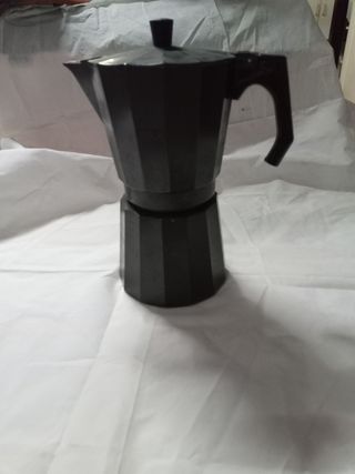 CAFETERA BRA DE 9 TASAS de segunda mano por 10 EUR en Canet d\\'En Berenguer  en WALLAPOP