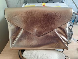 Bolso dorado Zara de segunda mano por 10 EUR en Cabo de Las Huertas en  WALLAPOP