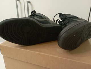 Zapatillas piel Nike, con cuña interior. N 36 de segunda mano por 16 EUR en  Vilanova de Arousa en WALLAPOP