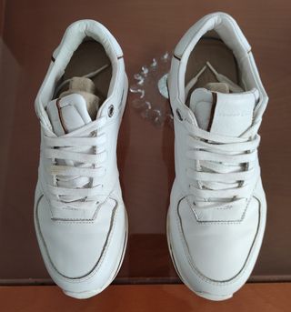 Zapatillas blancas Massimo Dutti de segunda mano por 20 EUR en Benidorm en  WALLAPOP