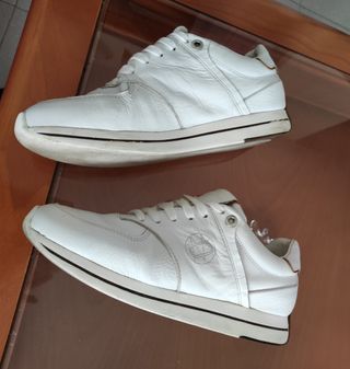 Zapatillas blancas Massimo Dutti de segunda mano por 20 EUR en Benidorm en  WALLAPOP