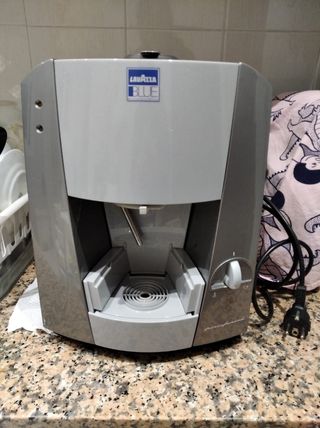 Cafetera Lavazza de segunda mano por 15 EUR en Cornellà de Llobregat en  WALLAPOP