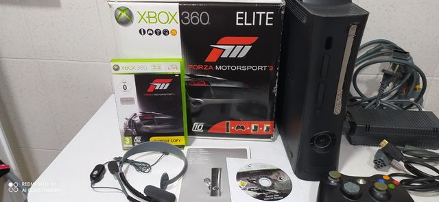 XBOX 360 ELITE 120 GB CON LA SUA SCATOLA ORIGINALE.