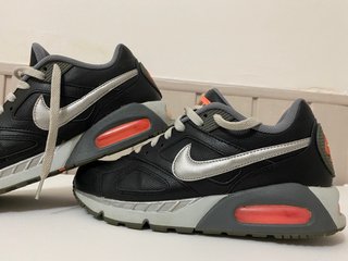 Nike air max t.40 de segunda mano por 35 EUR en Ferrol en WALLAPOP