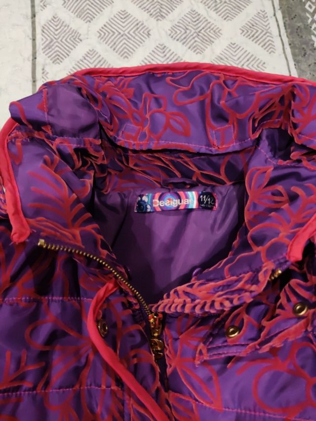 abrigo desigual talla 11/12 ....